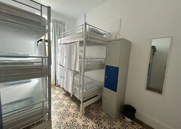 אכסניה La Isleta Nest *