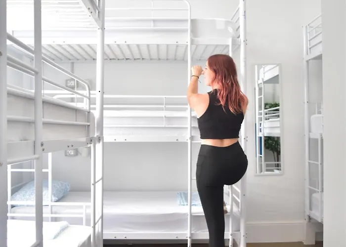 La Isleta Nest אכסניה *